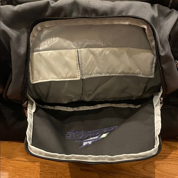 Titleist Black and Gray Expandable Duffel Bag with Wheels - Picture 11 of 16